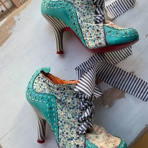 Unique Turquoise and floral/stripe Shangri La lace up Heels - size 7.5